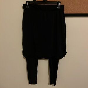 NWOT LONG LEGGING SKORT